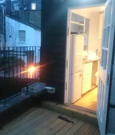 Central London Flat. Georgian Terrace. Bright. Exterior photo